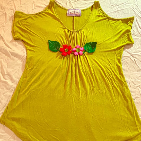 Mamatoyé green top - Picture 1 of 2